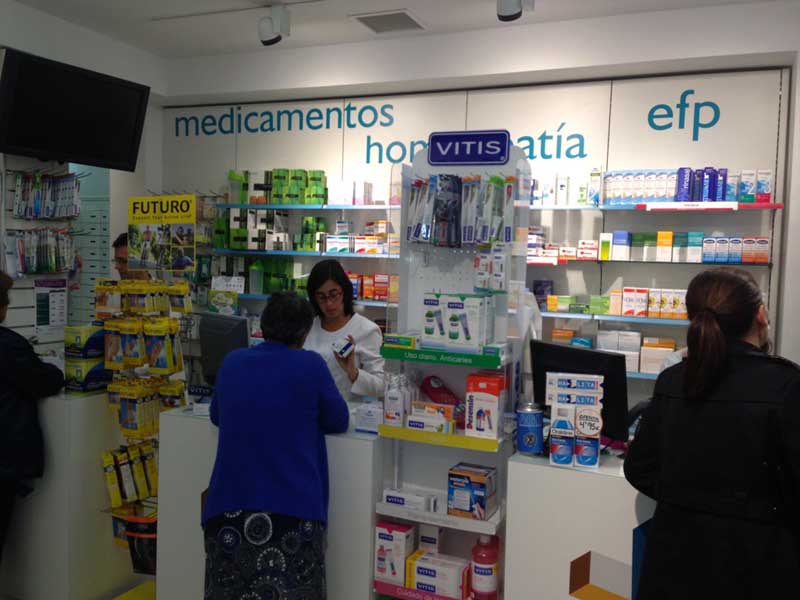 Farmacia Pavia personal de medicamentos